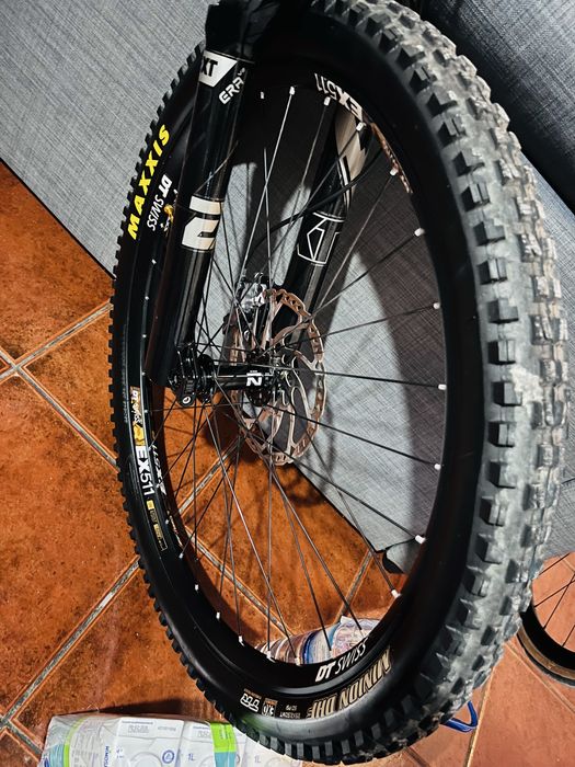 Bicicleta em carbono BTT / Enduro Transition Sentinel