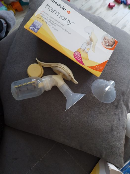 Laktator ręczny medela harmony