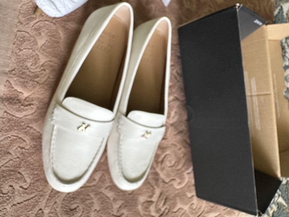 Нові шкіряні лофери Naturalizer