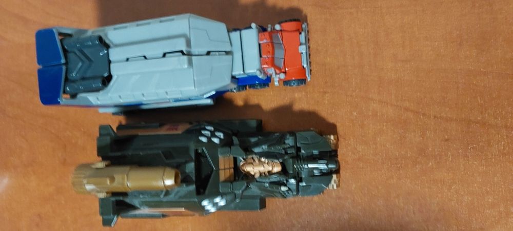 Transformers Bot Shots Launchers - Optimus i Megatron (z wyrzutniami)
