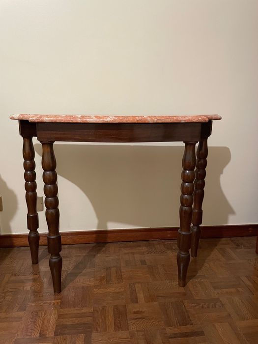 Mesa de entrada em mármore