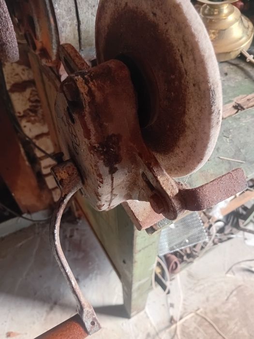 Продам ручну точилку з кругом