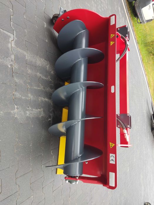 Podgarniacz Paszy-Podgarnianie na stole - korytarzu dla bydła