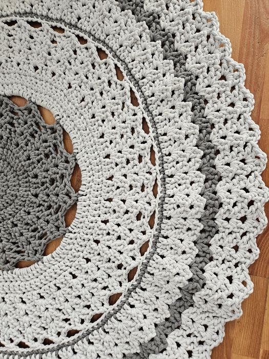 Dywan 120 cm  ręcznie robiony na szydełku