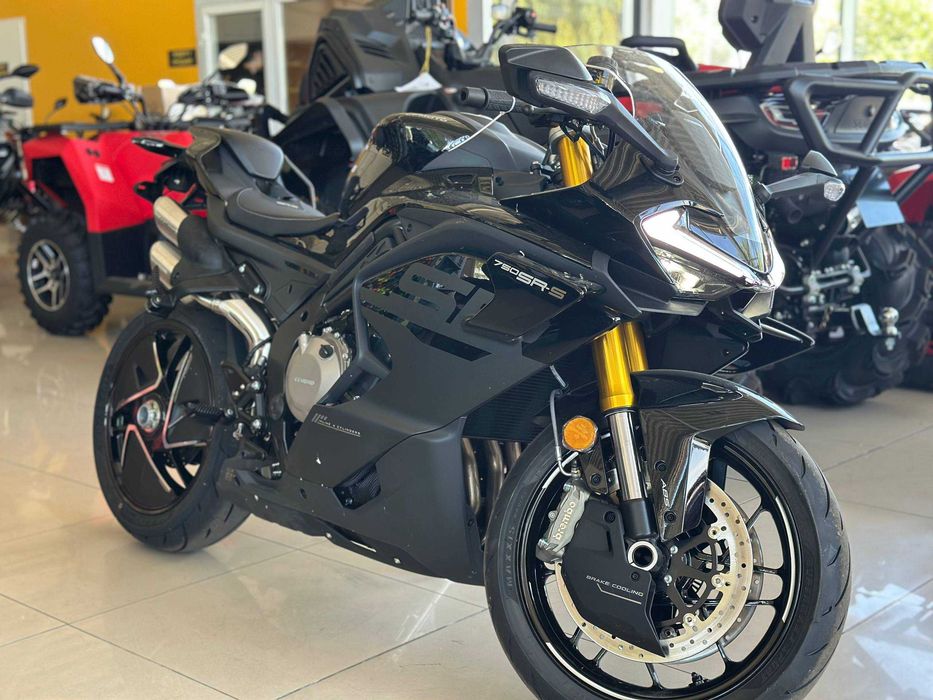 Мотоцикл CFMOTO 750SR-S