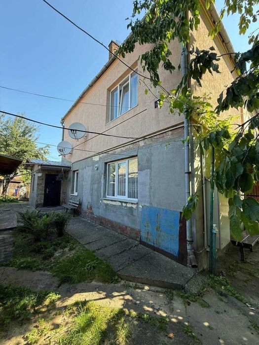 Продається 2-кімнатна квартира у Винниках (вул. Степана Бандери)