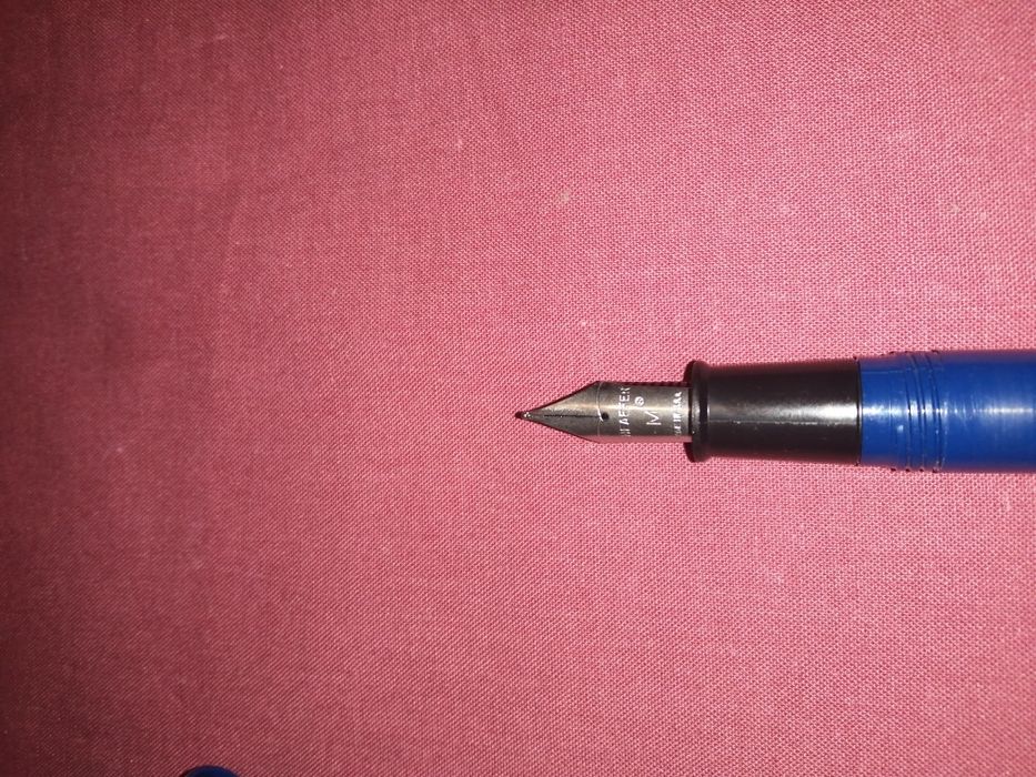 Caneta de tinta permanente