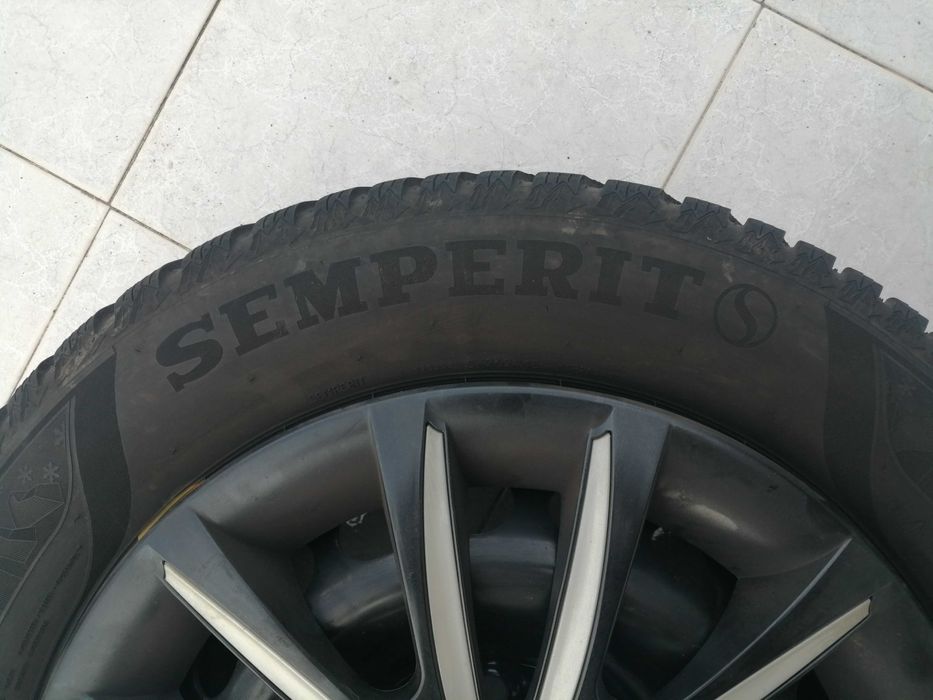 NOVOS - 4 PNEUS 185/65 R15 T   4 JANTES de aço aro 15  com cinco furos
