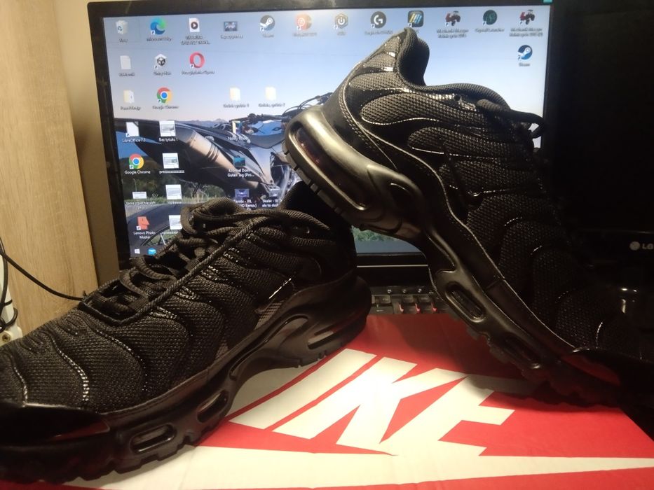 Nike tn plus    .