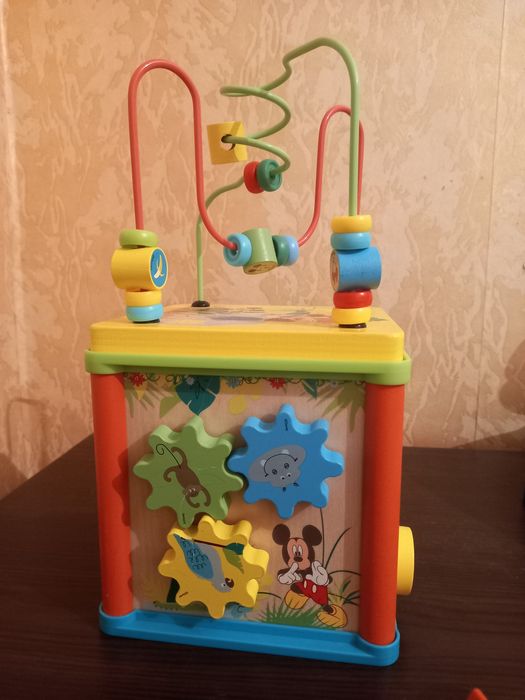 Розвиваюча іграшка