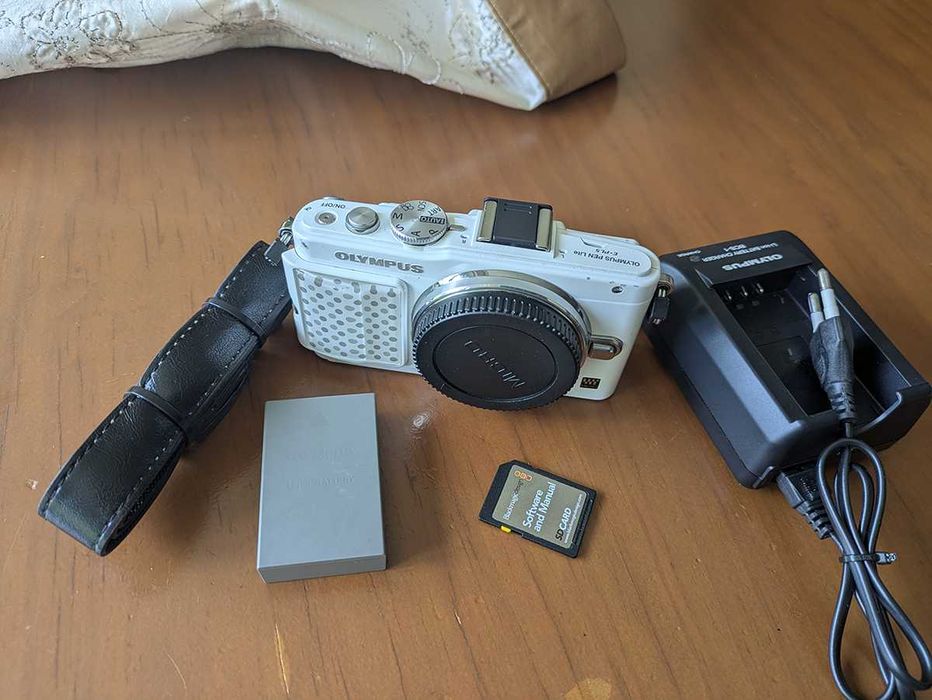 Olympus PEN  E-PL5 Branca - 16 MP
