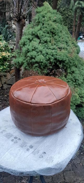 2 brązowe pufy skórzane