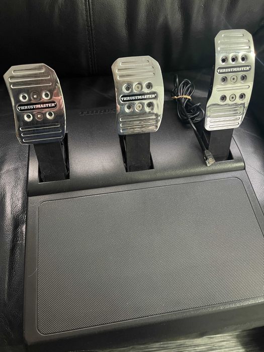 Pedais Thrustmaster T3PA PC/PS/XBOX novos