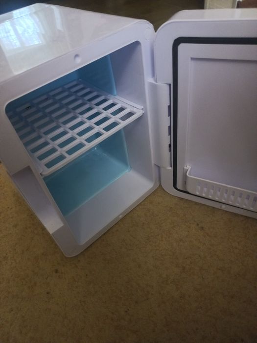 Міні холодильник в авто