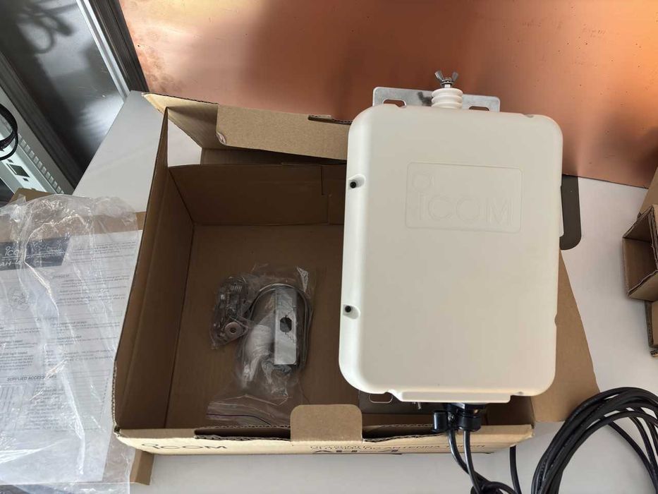 Антенний тюнер ICOM AH-4