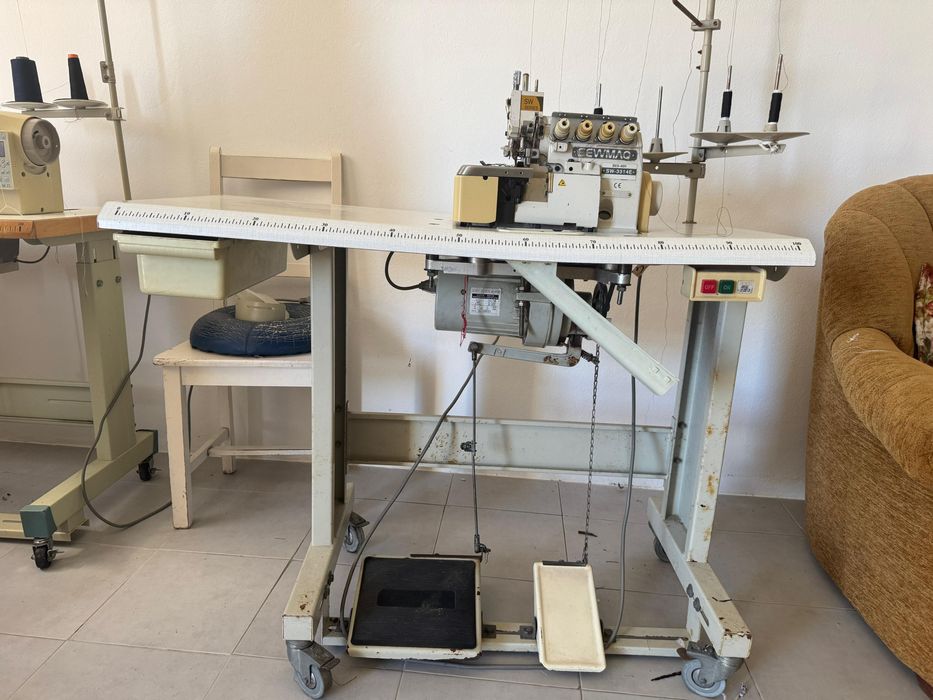 Máquina de Corta e Cose Sewmaq