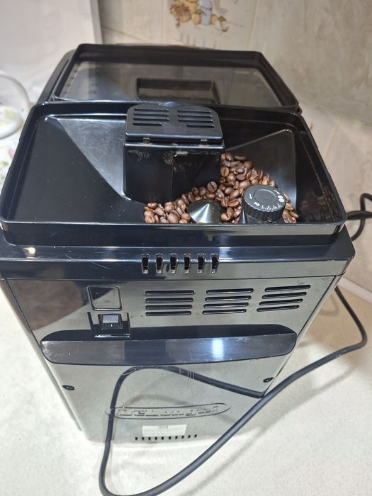 Кофемашина Delonghi Magnifica S 2020 год