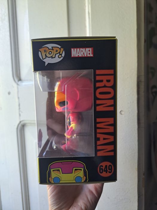 Funko pop 649 Iron Man special edition