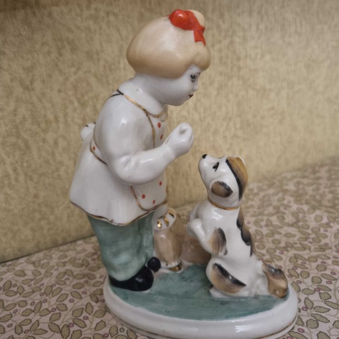 Винтажная статуэтка