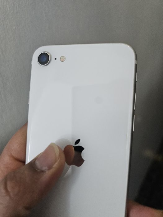 Iphone SE...64gb