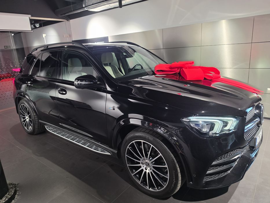 Oferuje przejazd do Ślubu samochodem Audi  Q8 S-line bądź Mercedesem Gle 350