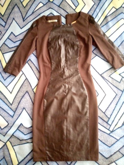 Платье облегающее