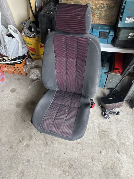 Продам сідушки бмв е36 седан