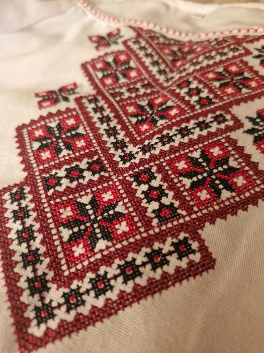 Дитяча вишиванка