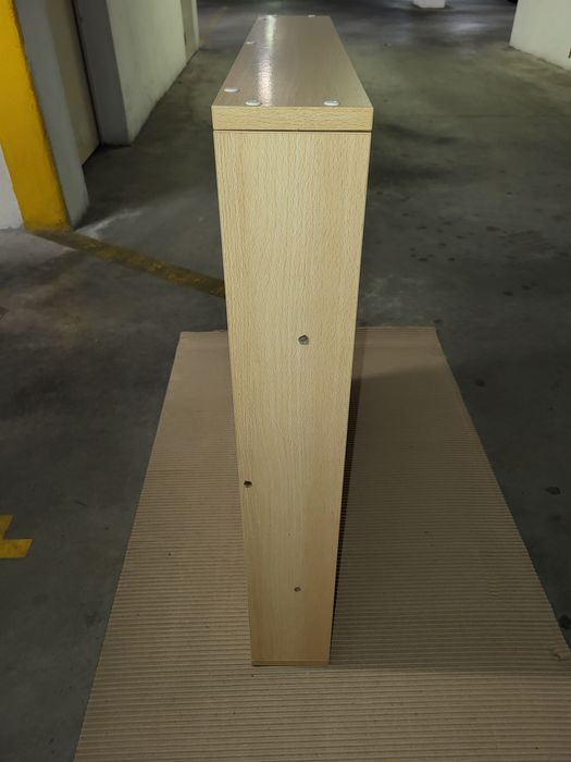 Expositor de Madeira com Suportes