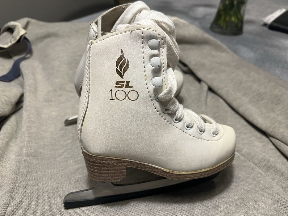 Łyżwy dziecięce białe