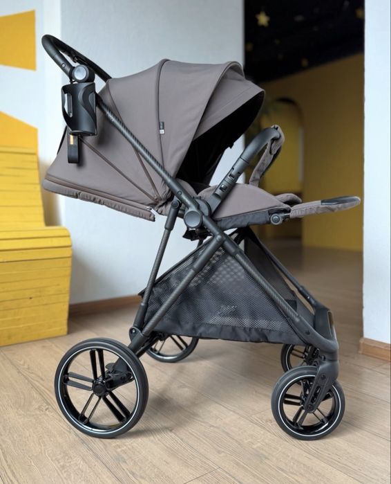Коляска прогулянкова CARRELLO Extra