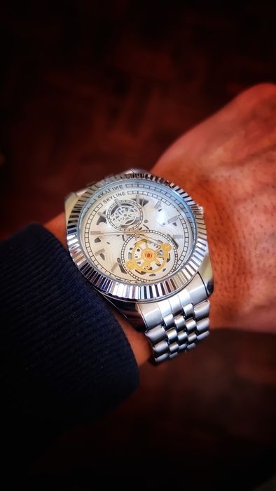 Relógio Skyline Skeleton  Estilo Luxo