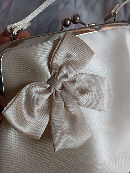 Клатч з бантиком від AVON