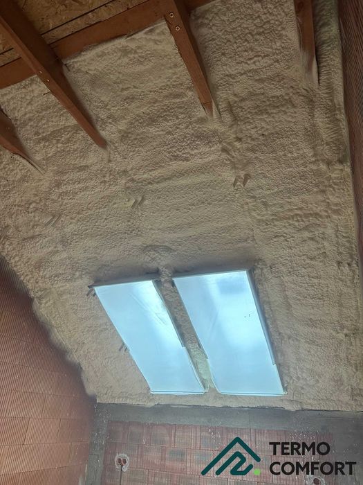 Ocieplanie piana PUR - Izolacje poddaszy pianką i celuloza Isocell