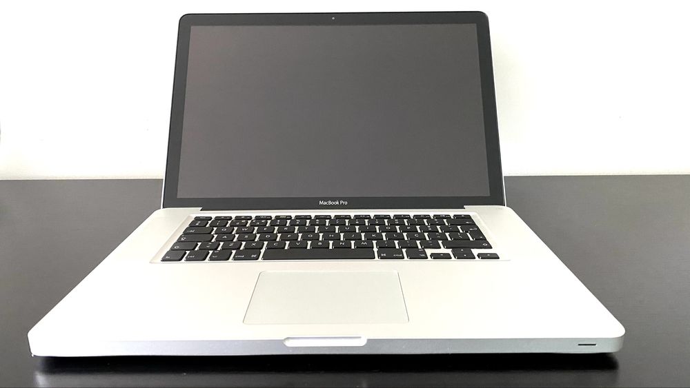 Macbook Pro - Core i7 Quad-Core, 500GB - Bateria Nova