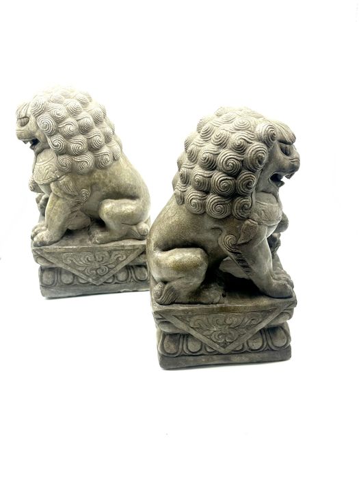 Grandiosos Cães foo em pedra antigos