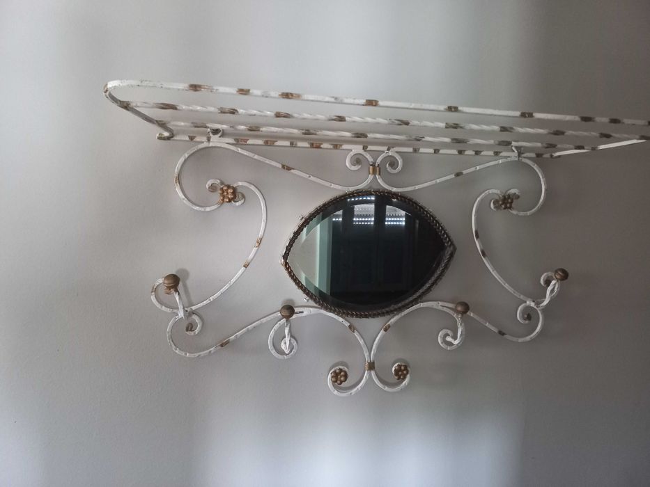 Vendo Chapeleiro e Cabide Metálico