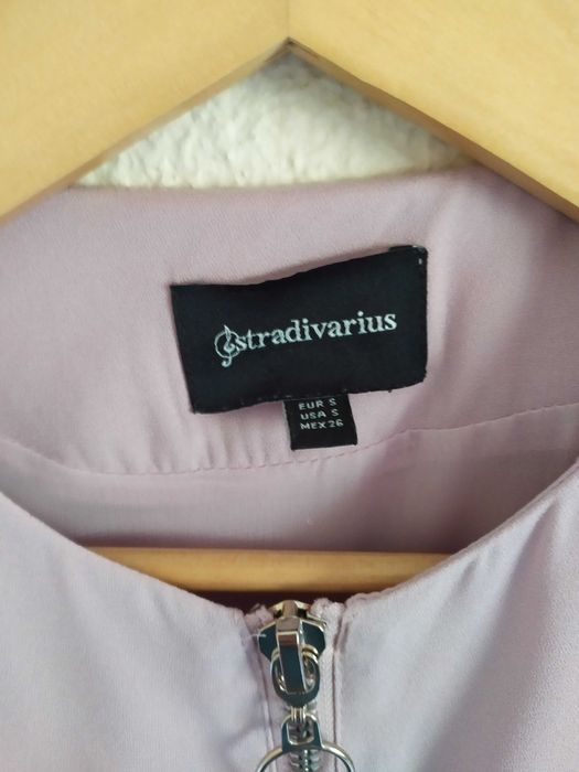 Bomber rosa-velho com folhos