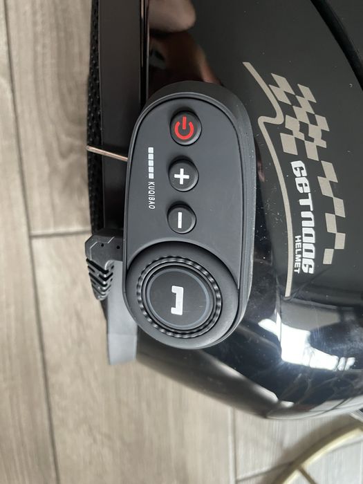 Kask szczekowy  L interkom prawie nowy  getnoog