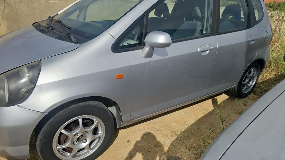 Vendo Honda muito bem conservado.