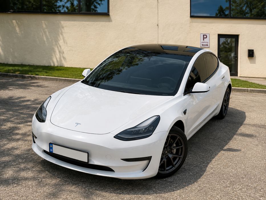 Tesla model 3 2023
