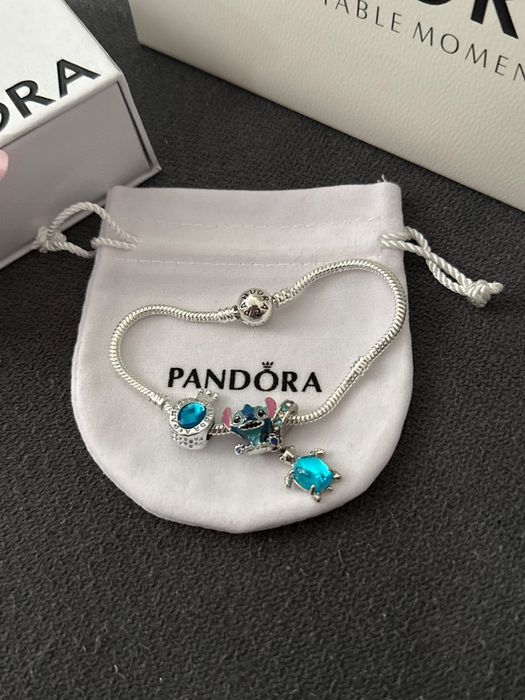 Pulseiras Pandorq varios berloques.