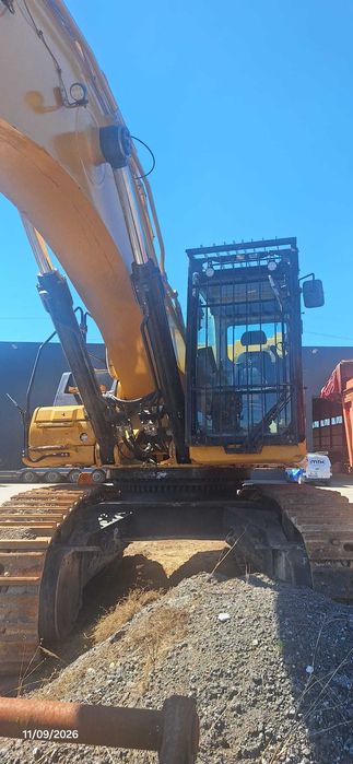Escavadora Caterpillar 352