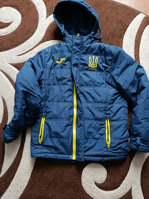 Продам куртку Joma