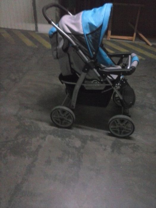 Carrinho de criança439377331362222084