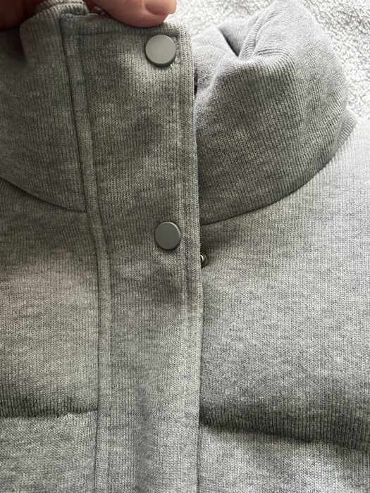 Короткий пуховик меланж трикотаж сірий кашемір пуффер куртка