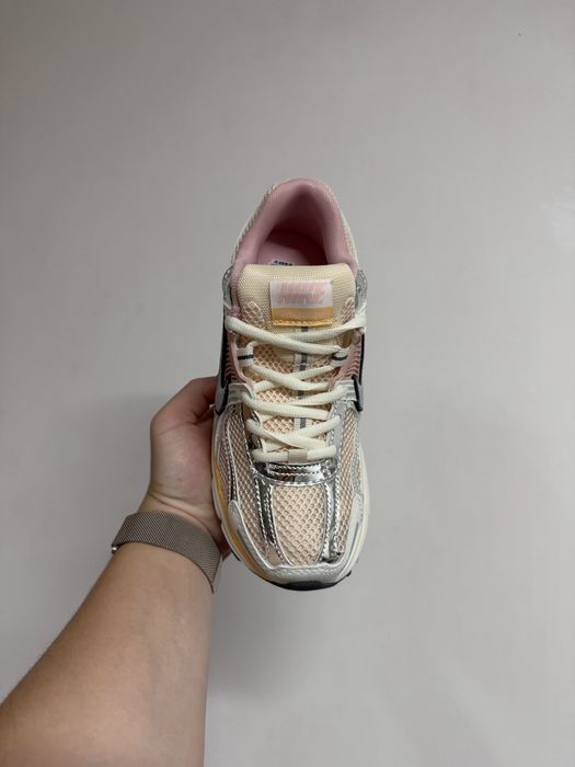 Кросівки Nike Zoom Vomero 5 Sail Particle Pink (37-41)