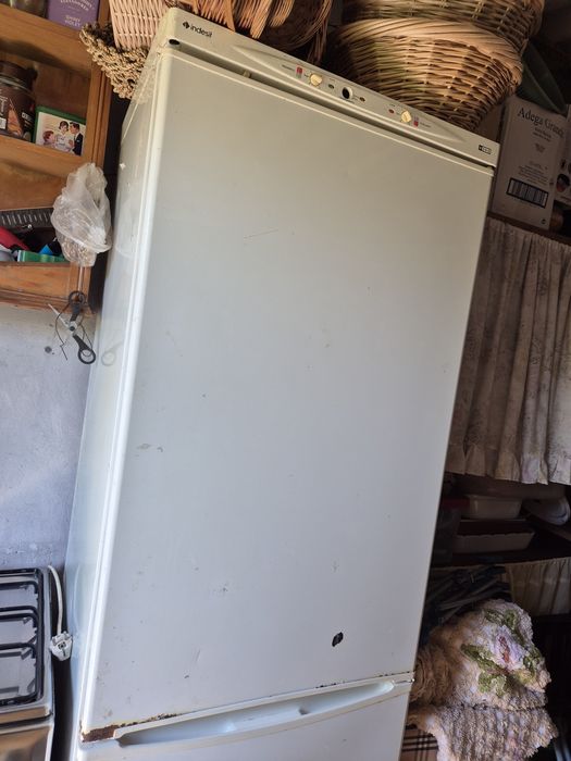Frigorífico combinado indesit