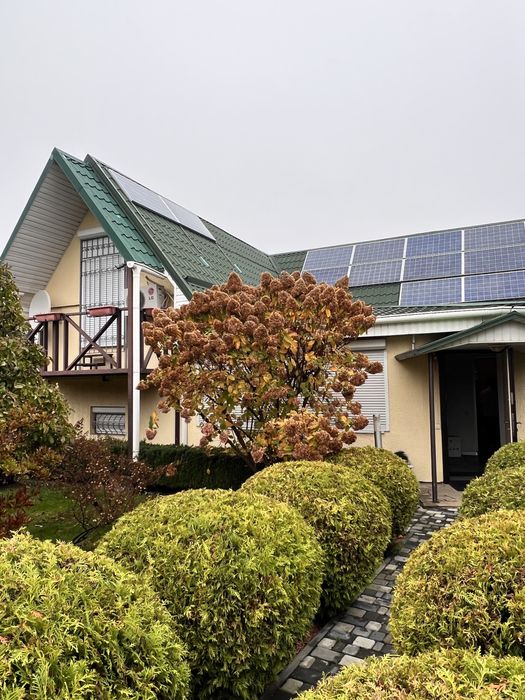 Продаж будинку  з басейном в місті Буча