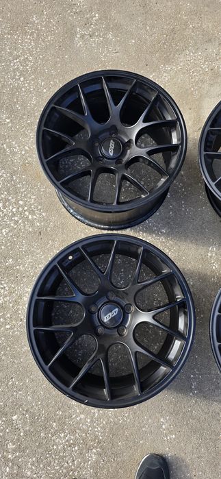 Jantes 18 originais Apex ARC-8
5x120
Frente: 18x10J ET25
Traseira: 18x11J ET44
5x120
Frente: 18x10J ET25
Traseira: 18x11J ET44